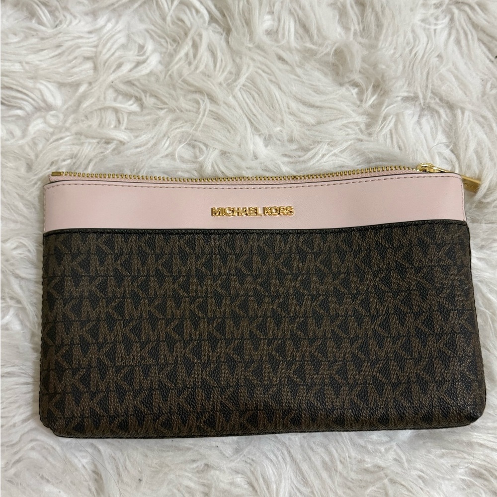 Multi use pouch